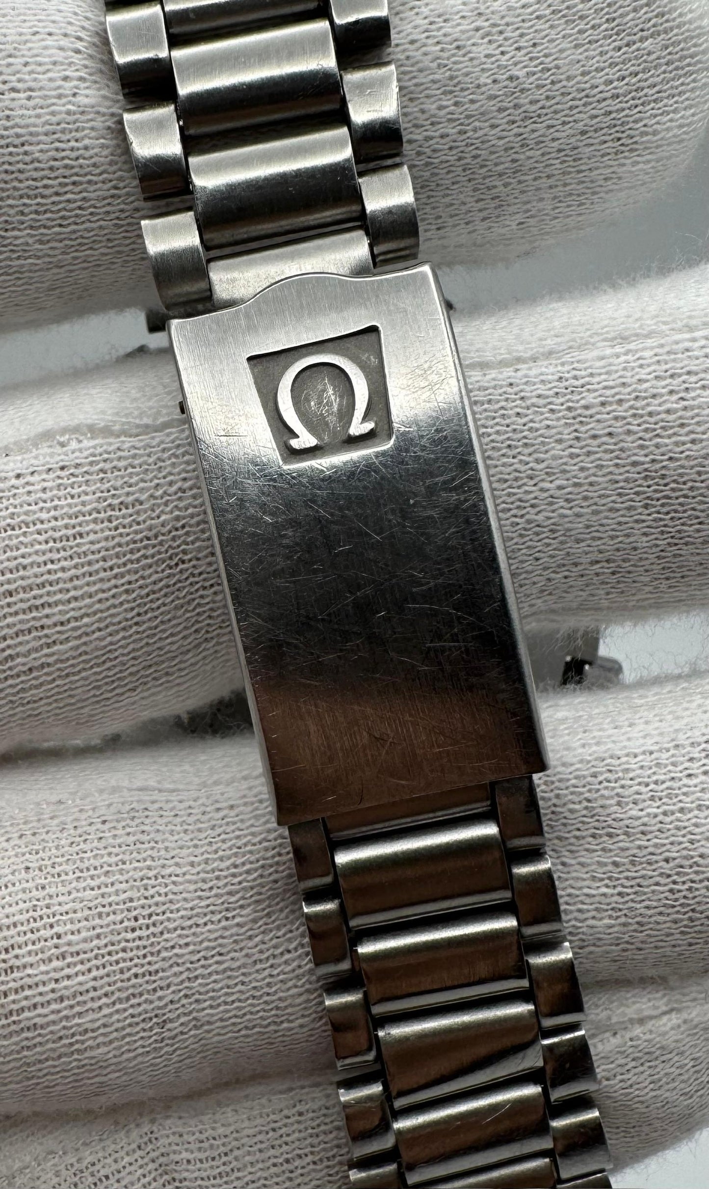 Omega Speedmaster Professional Moonwatch Yellow Patina 1974 (Unpolished)