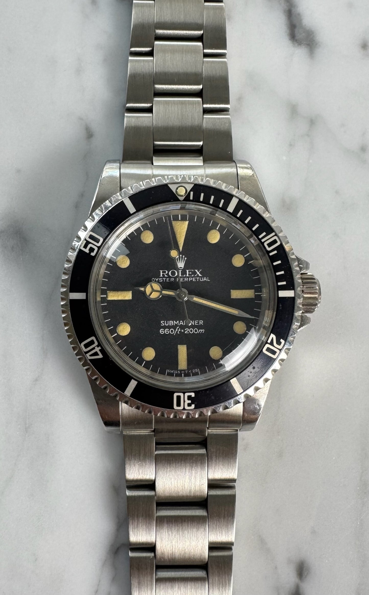 Rolex Submariner (No Date) 5513 Maxi Dial Yellow Patina 1982 (Full-Set/Unpolished/Serviced)