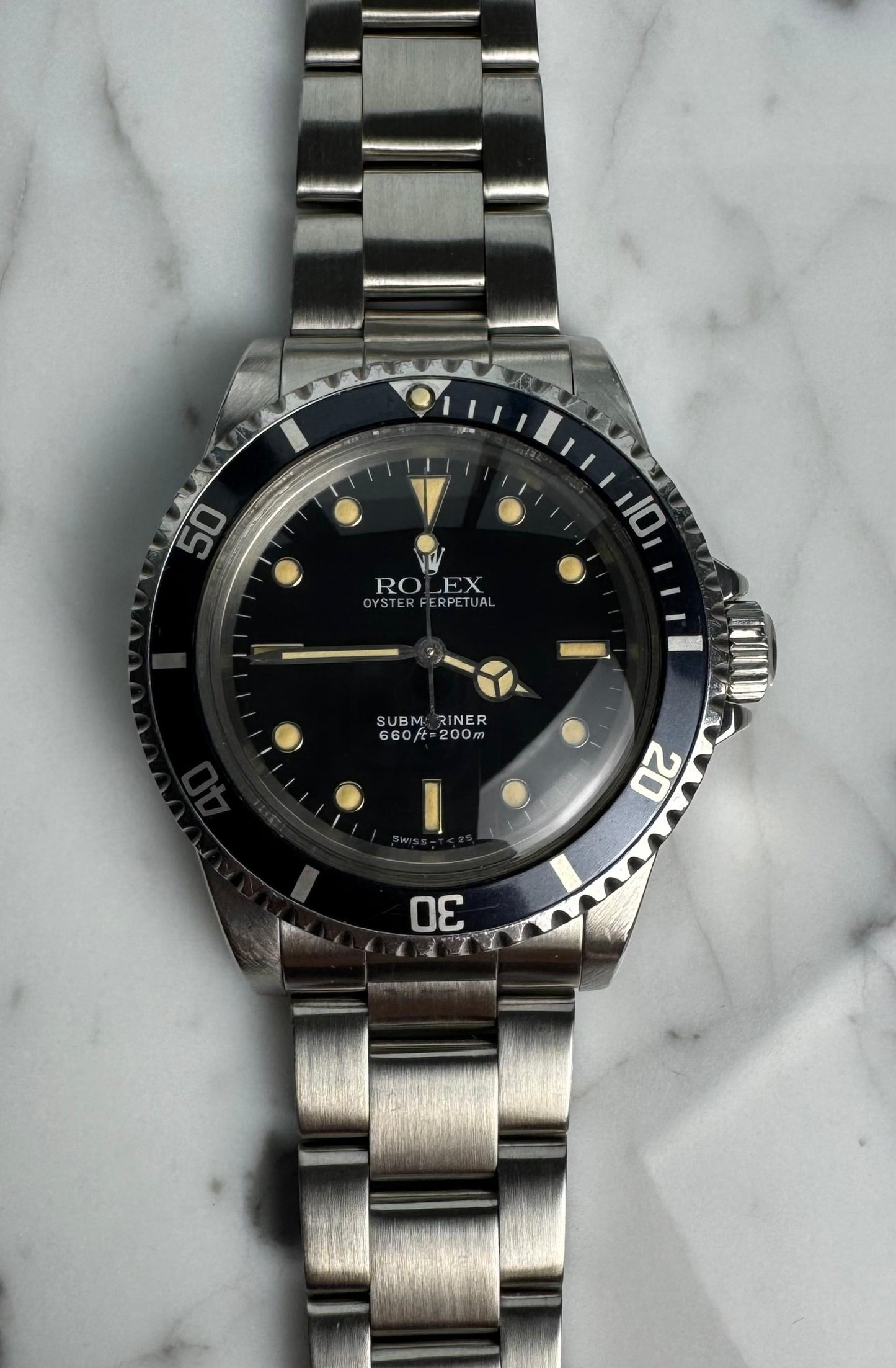 Rolex Submariner 5513 Glossy Dial Yellow Patina Blue Insert 1986 (Full-Set/Serviced)