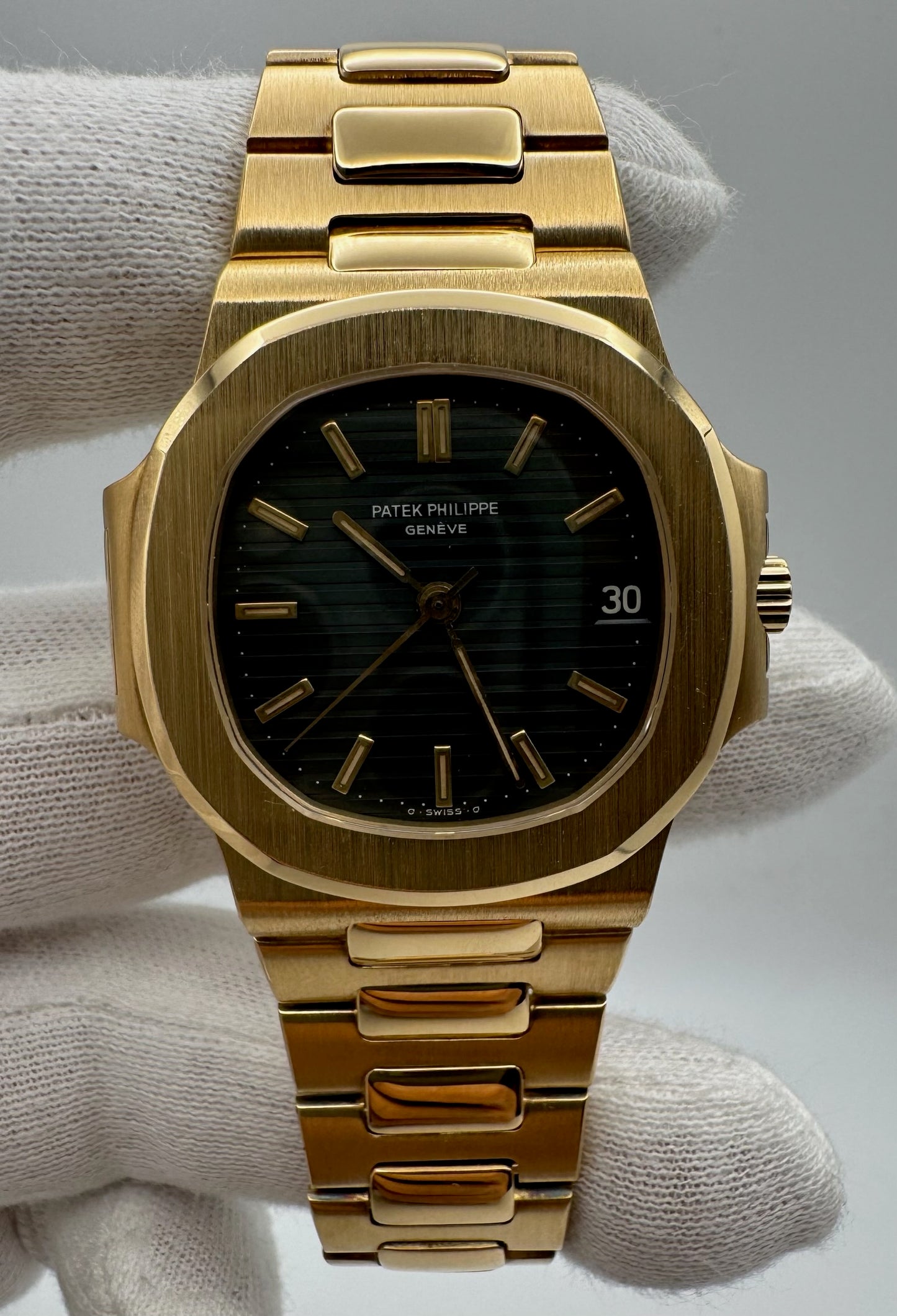 Patek Philippe Nautilus 3800J 18K Yellow Gold Blue Sigma Dial 1984