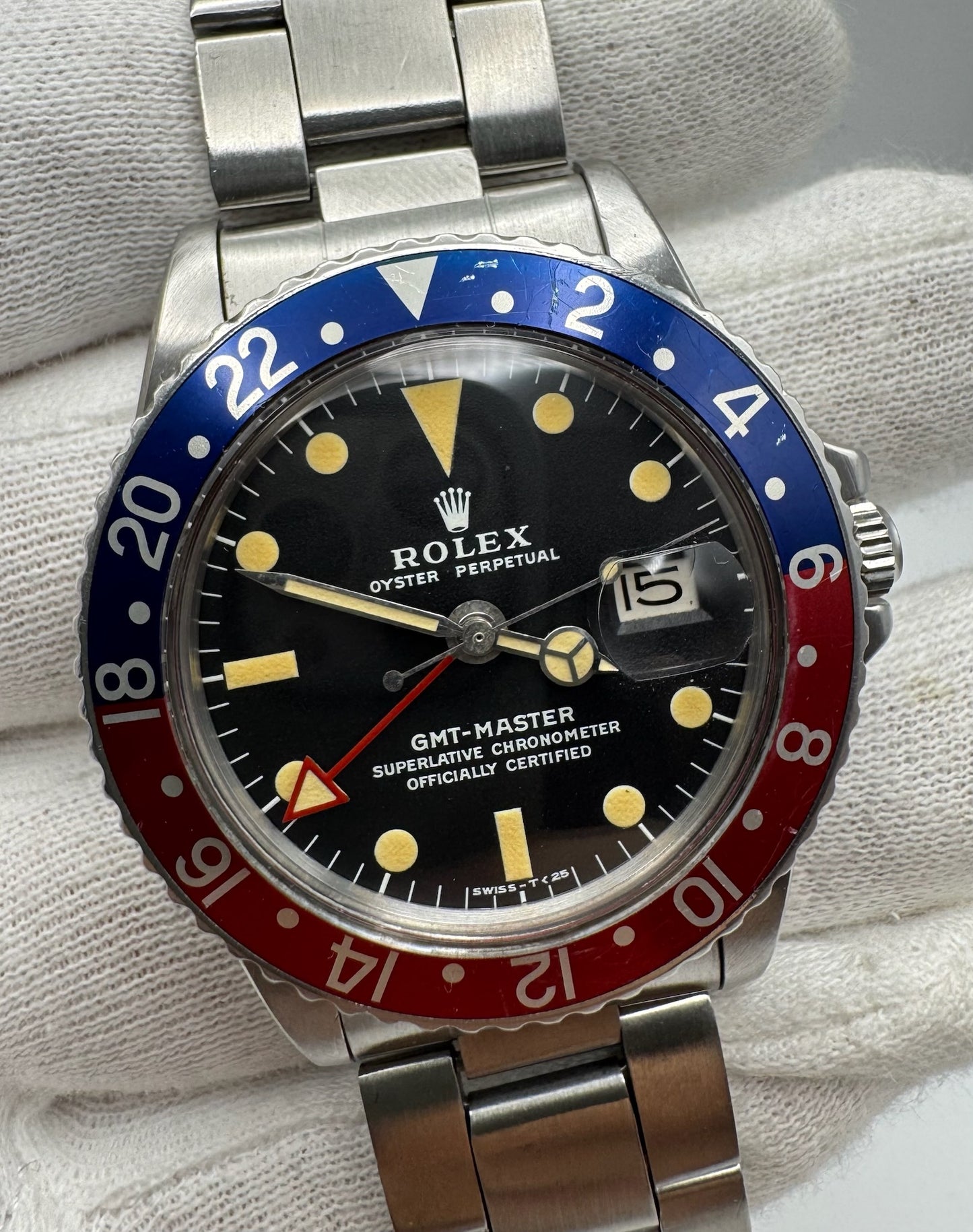 Rolex GMT-Master 1675 MK2 Heavy Patina All Red GMT Hand Pepsi Red Back 1971 (Full-Set/Serviced)