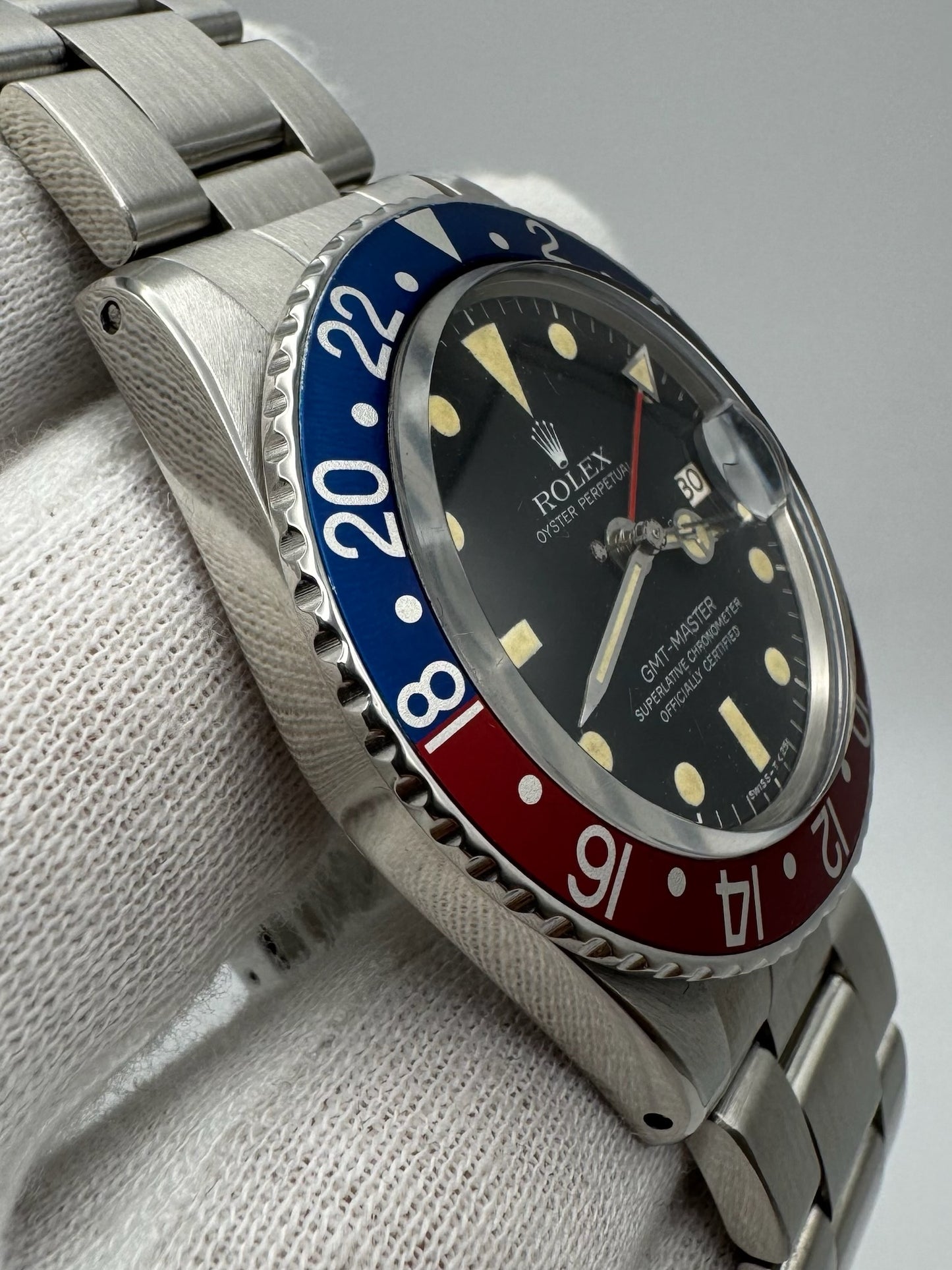 Rolex GMT-Master 1675 MK6 Yellow Patina Pepsi Oyster Bracelet 1978 (Serviced)