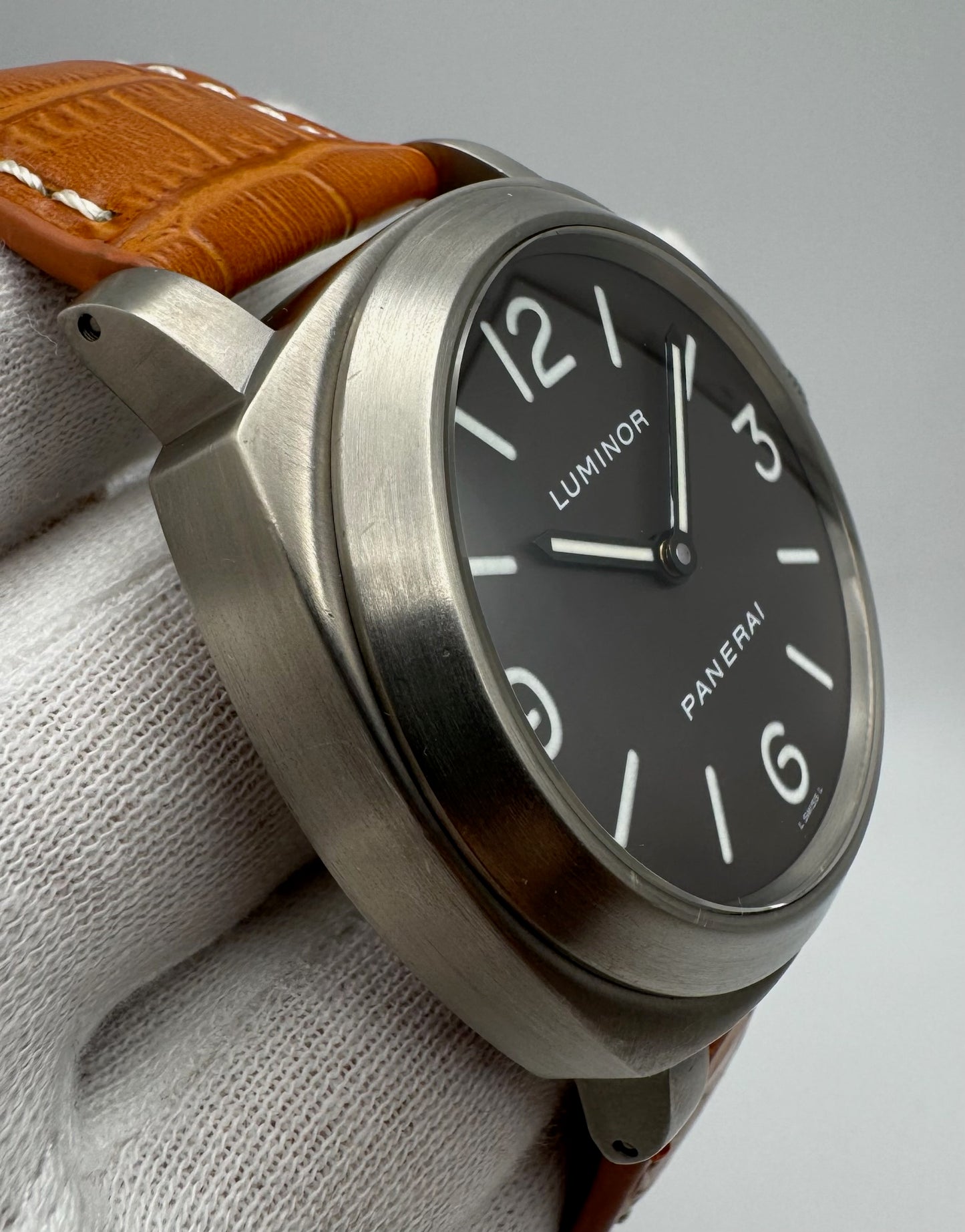Panerai Luminor Base PAM116 Titanium Tobacco Dial 2002 (Full-Set/Serviced)