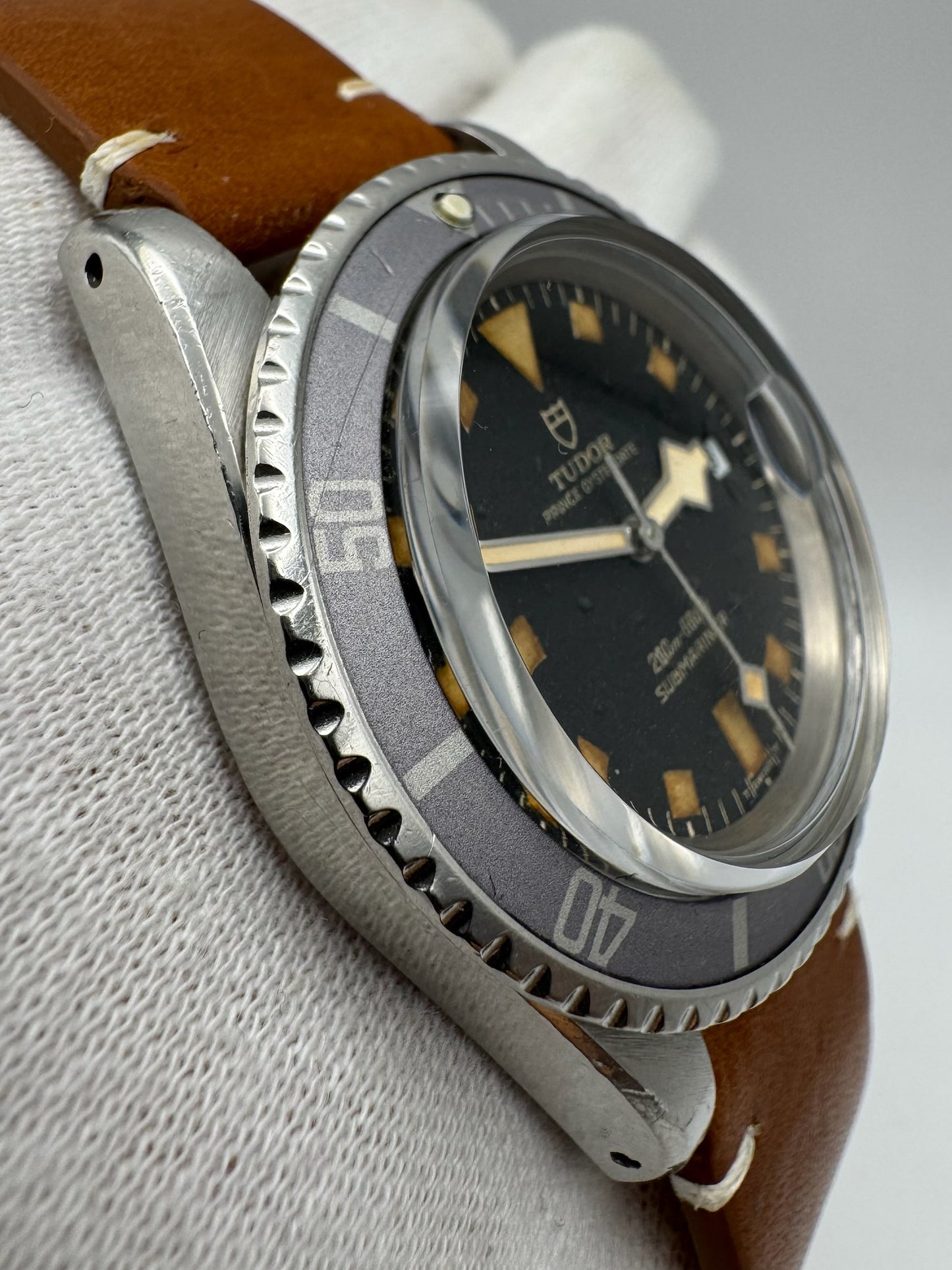 Tudor Submariner Snowflake 9411/0 Blue Confetti Dial Pumpkin Patina Blue/Lavender Insert 1976 (Unpolished)