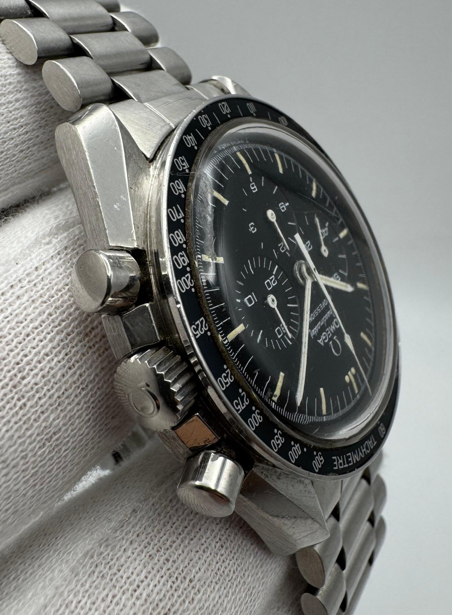 Omega Speedmaster Professional Moonwatch Yellow Patina 1974 (Unpolished)