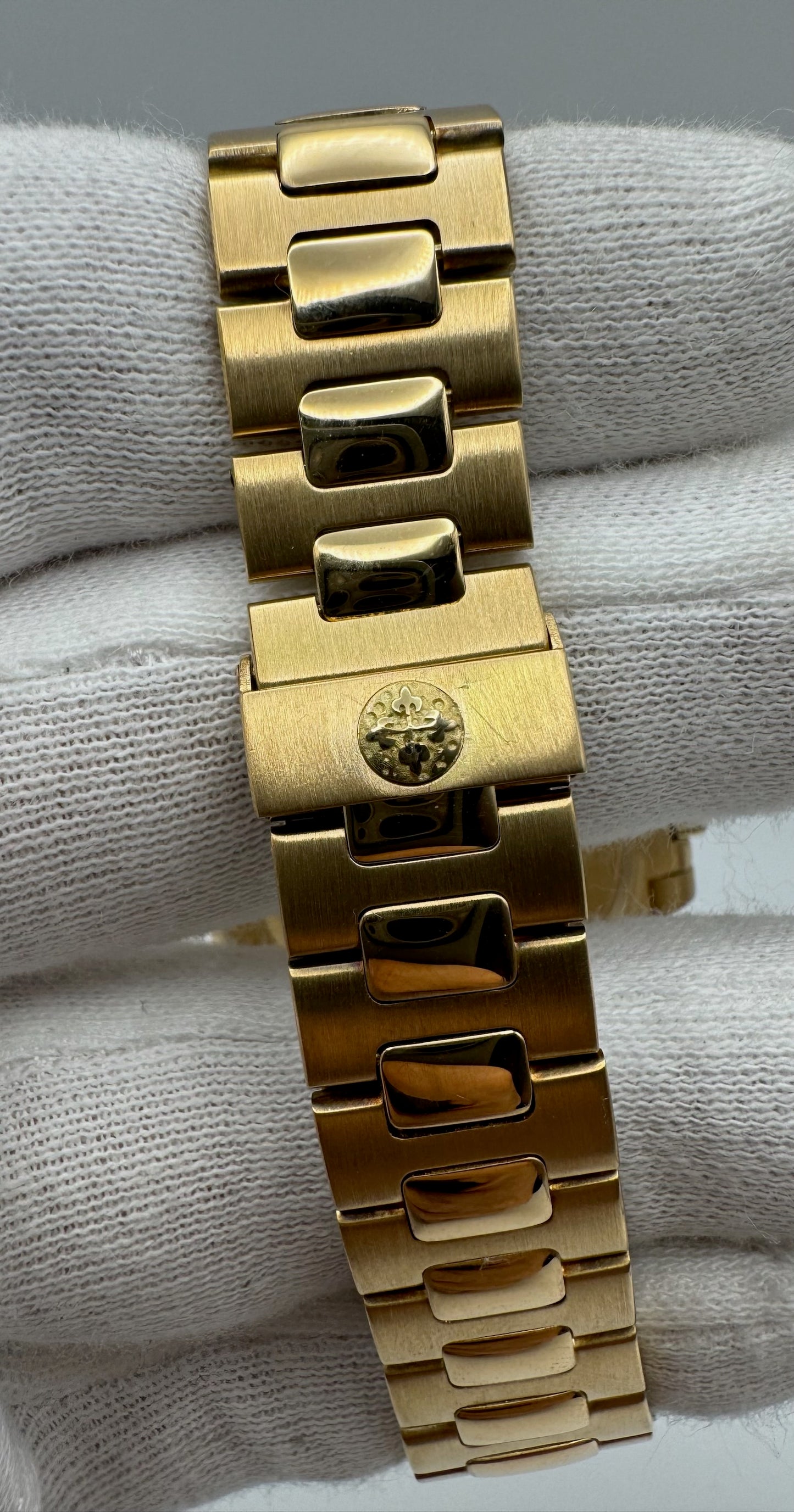 Patek Philippe Nautilus 3800J 18K Yellow Gold Blue Sigma Dial 1984