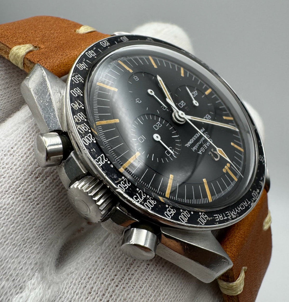 Omega Speedmaster Professional Moonwatch 105.012-65 Cal. 321 DON Bezel Pumpkin Patina 1965 (Unpolished/Serviced)