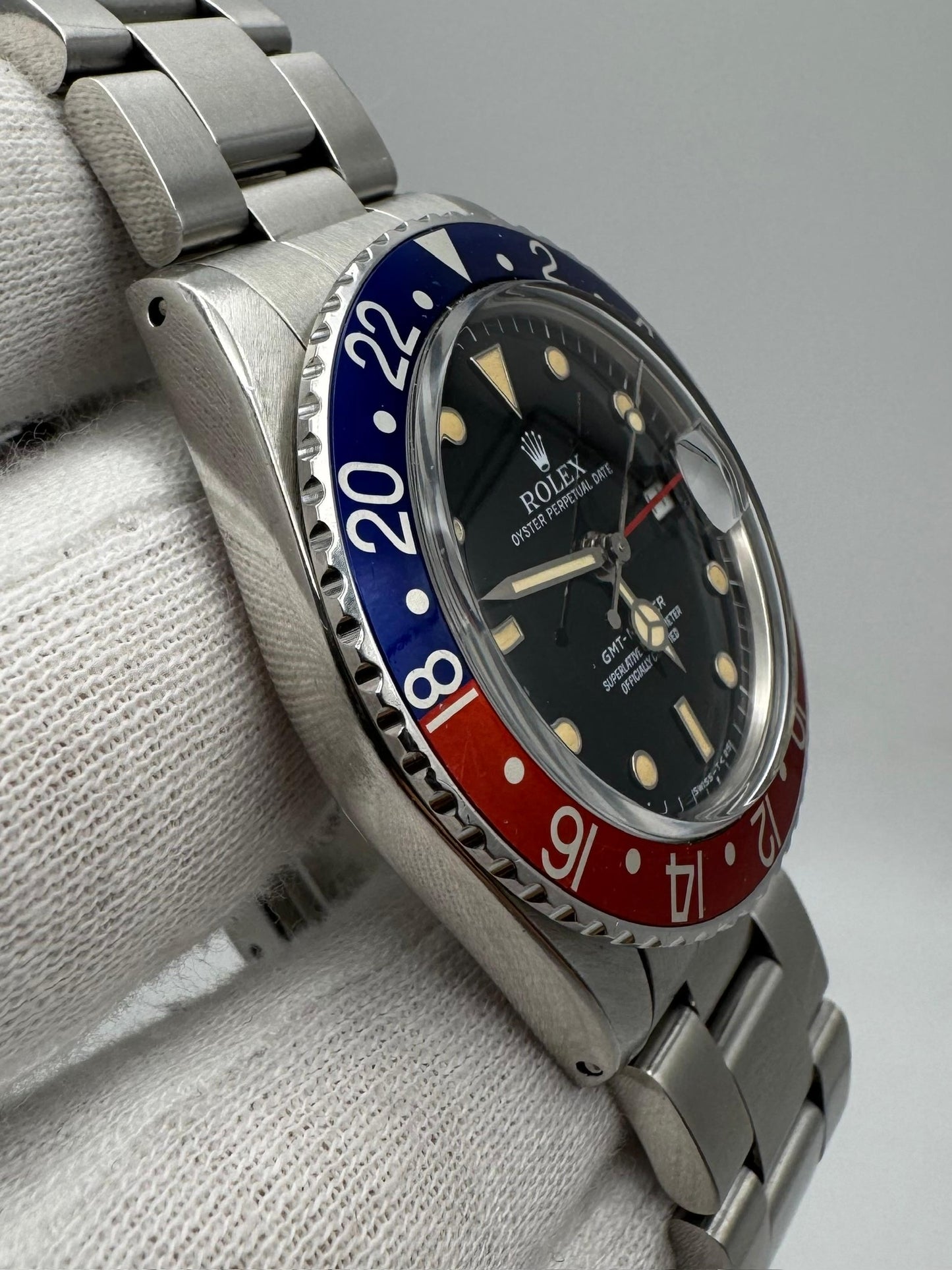 Rolex GMT-Master 16750 Pepsi Bezel Yellow Patina 1986 (Full-Set/Serviced)
