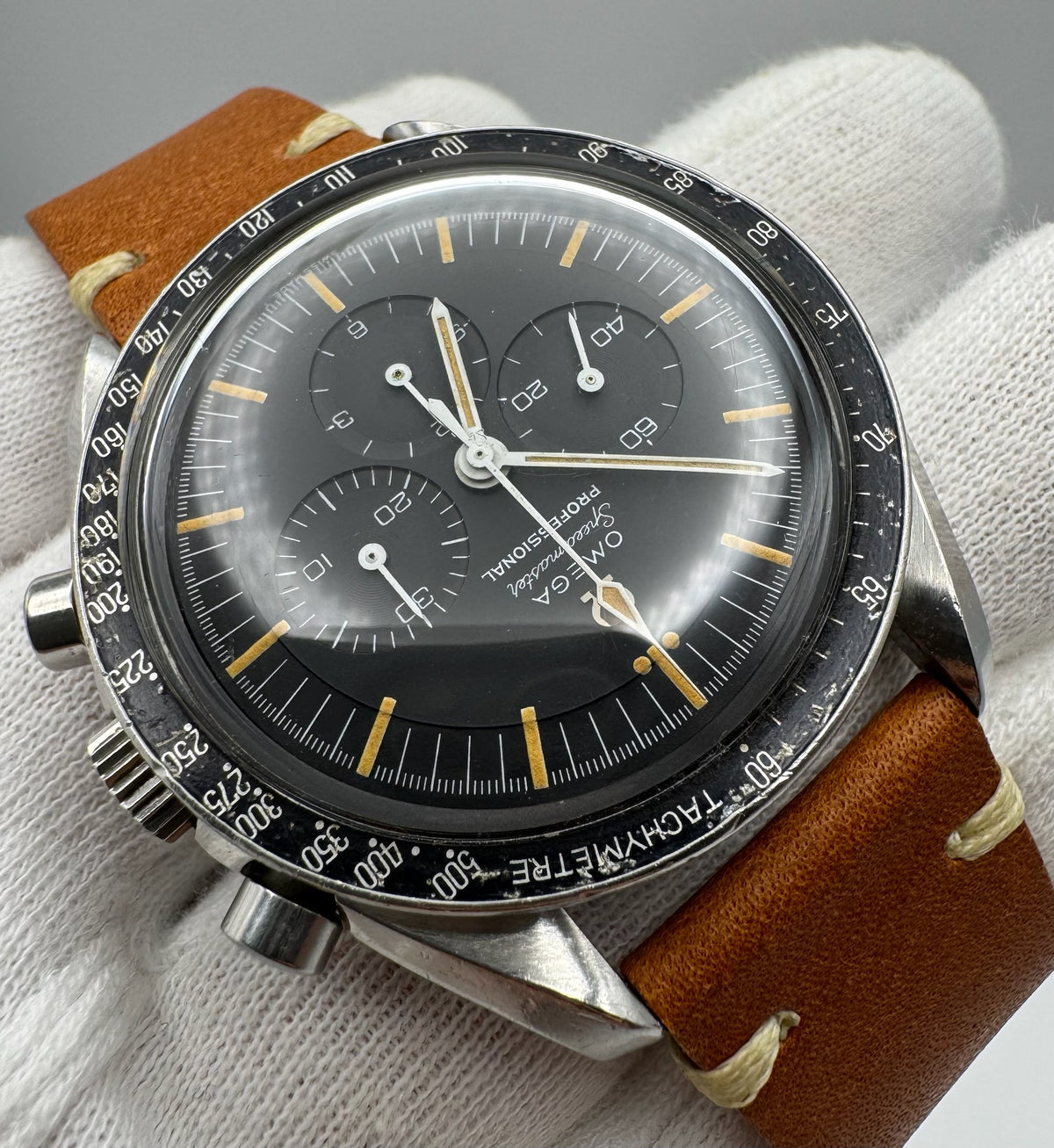 Omega Speedmaster Professional Moonwatch 105.012-65 Cal. 321 DON Bezel Pumpkin Patina 1965 (Unpolished/Serviced)