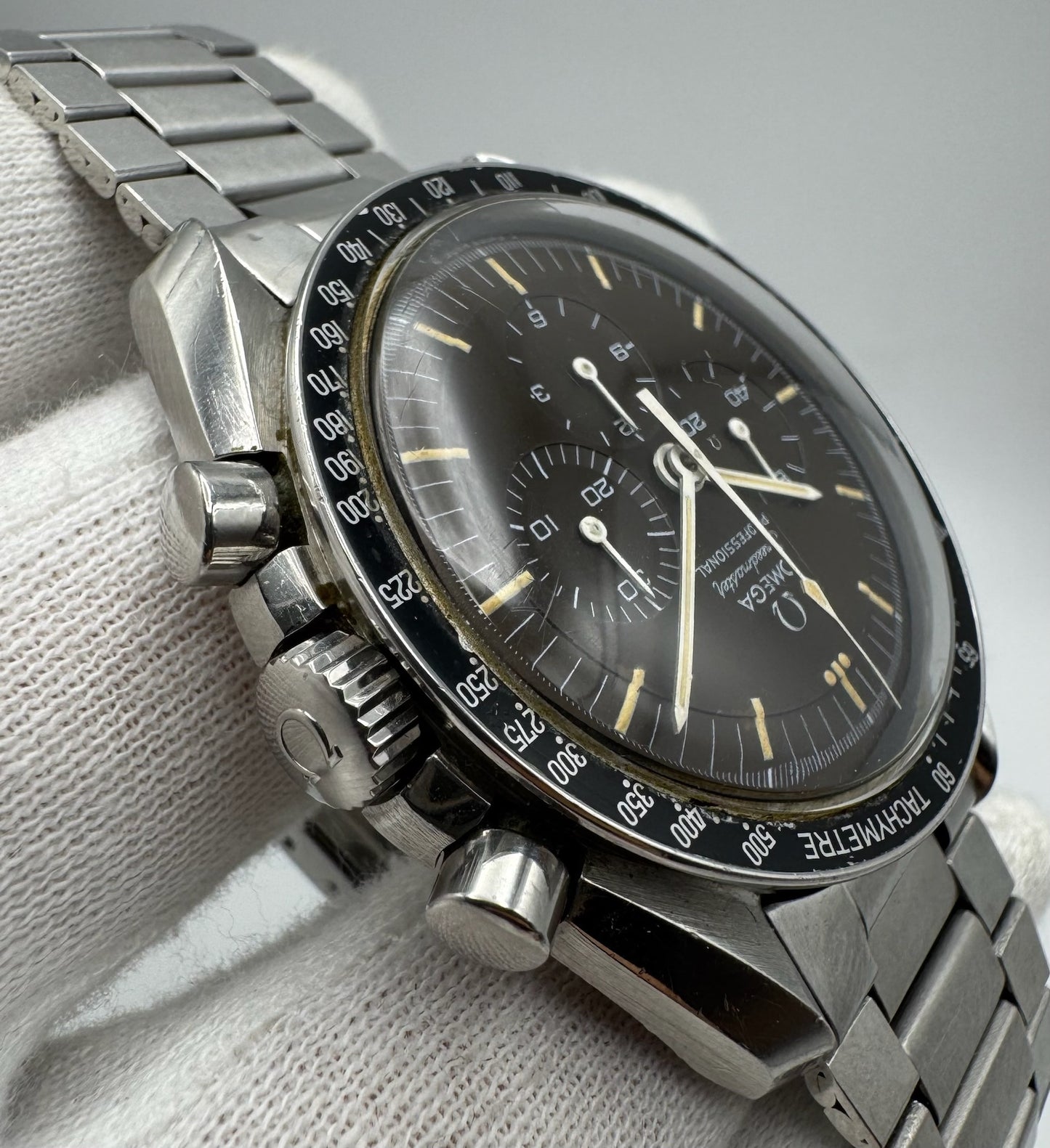 Omega Speedmaster Professional Moonwatch 145.022-69ST Caramel Tropical Dial Yellow Patina 1969 (Full-Set/Unpolished/Serviced)